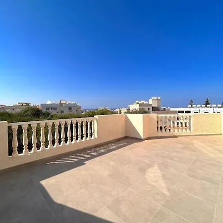 Spacious With View By Platform 357 * Paralimni