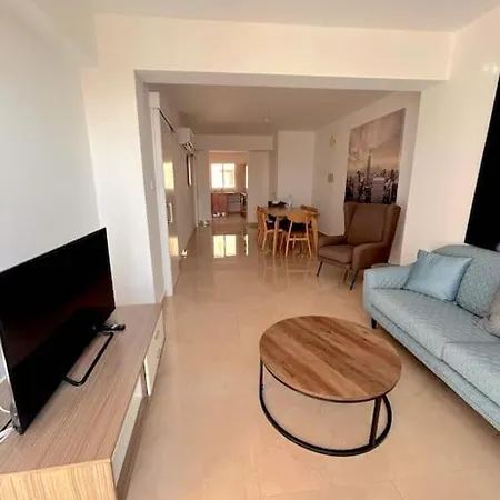 Apartment Spacious With View By Platform 357